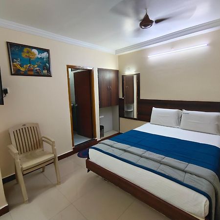 Hotel Dkr Residency Tirupati Eksteriør bilde