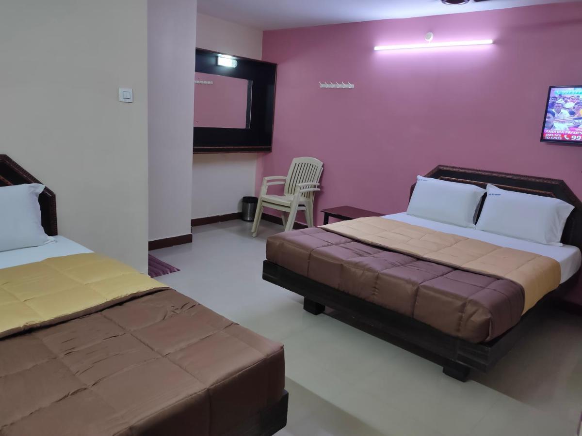 Hotel Dkr Residency Tirupati Eksteriør bilde