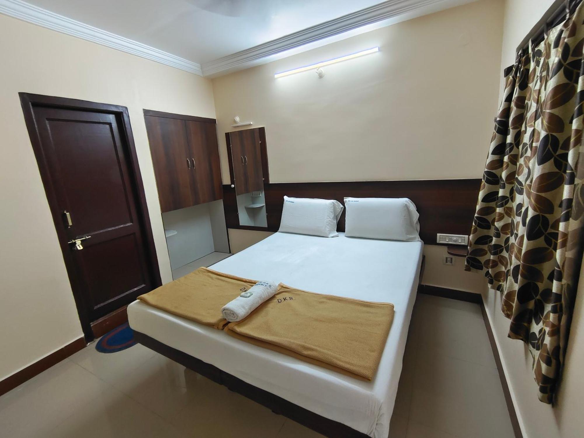 Hotel Dkr Residency Tirupati Rom bilde