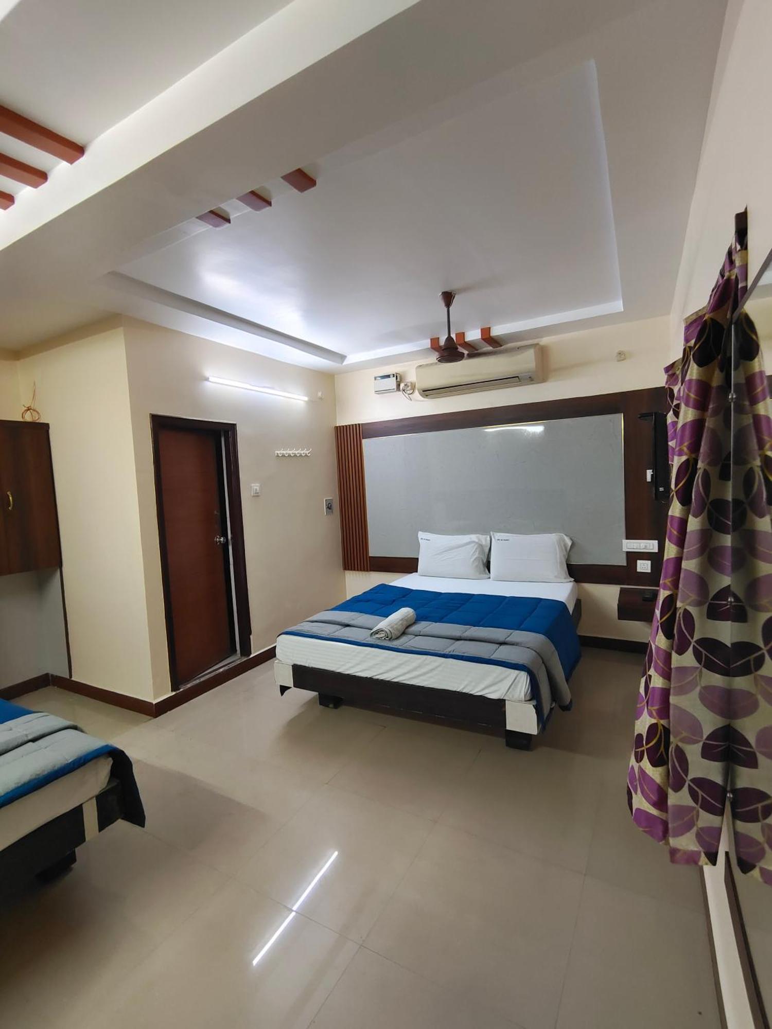 Hotel Dkr Residency Tirupati Eksteriør bilde